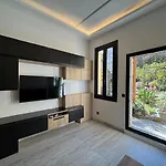 Elegant With Mezzanine, Center Apartman