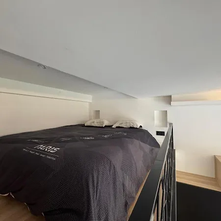 Apartment Elegant With Mezzanine, Center Antibes