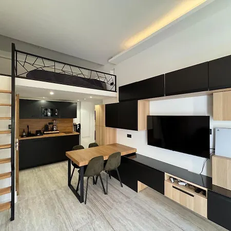 Elegant With Mezzanine, Center *
