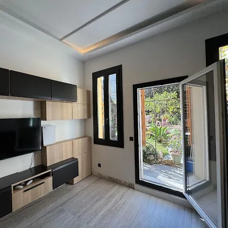 Elegant With Mezzanine, Center * Antibes