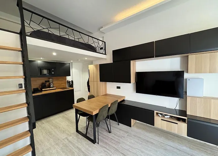 Elegant With Mezzanine, Center